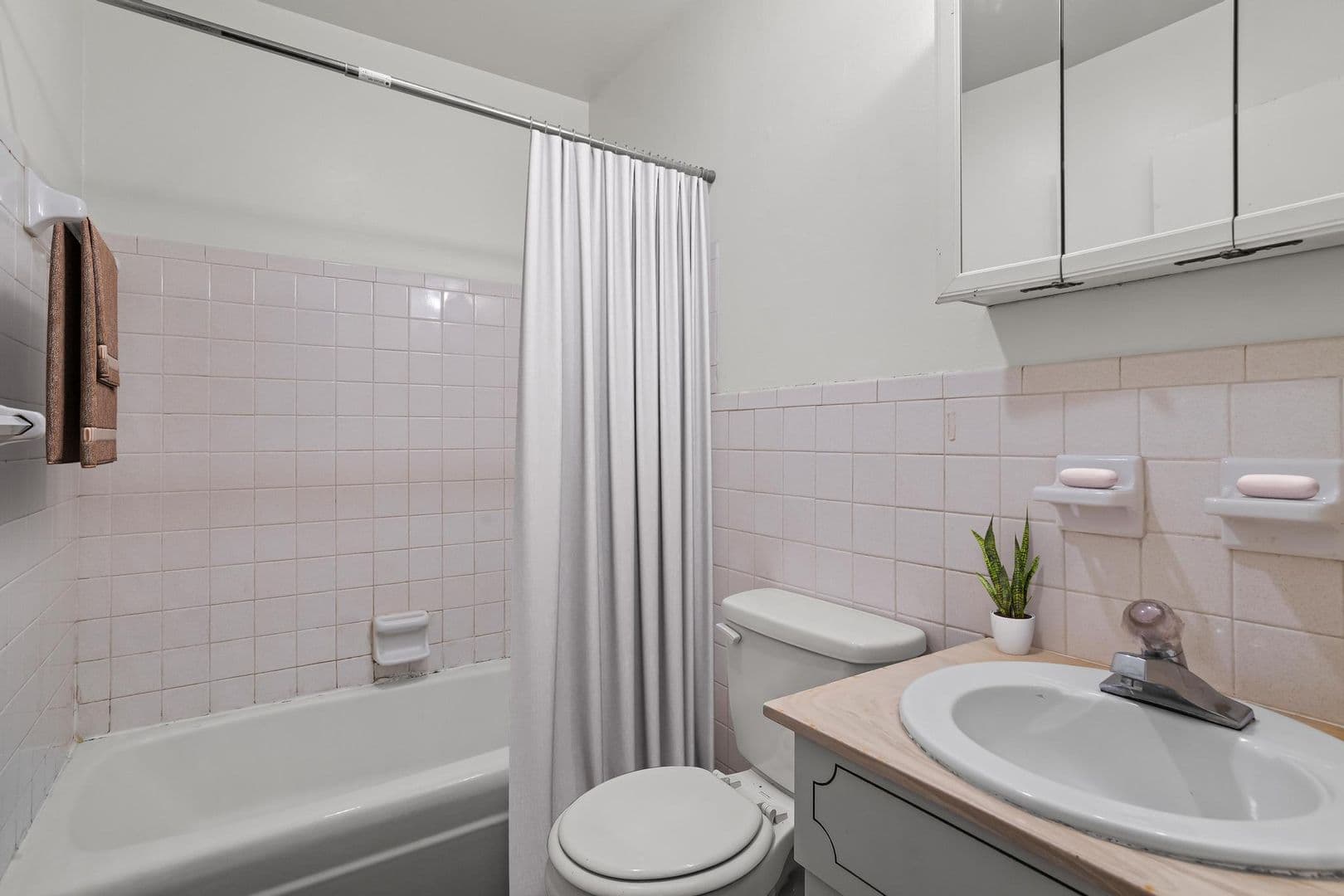 Granite City Apartment: 4078-01 Kathy Dr