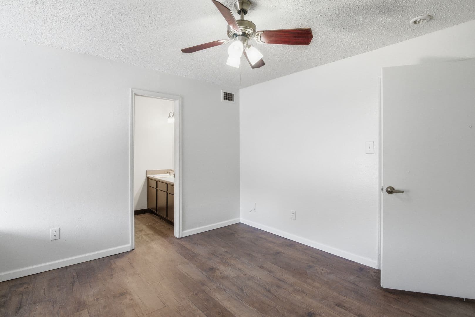 Jackson Apartment: 4901 Mc Willie Circle