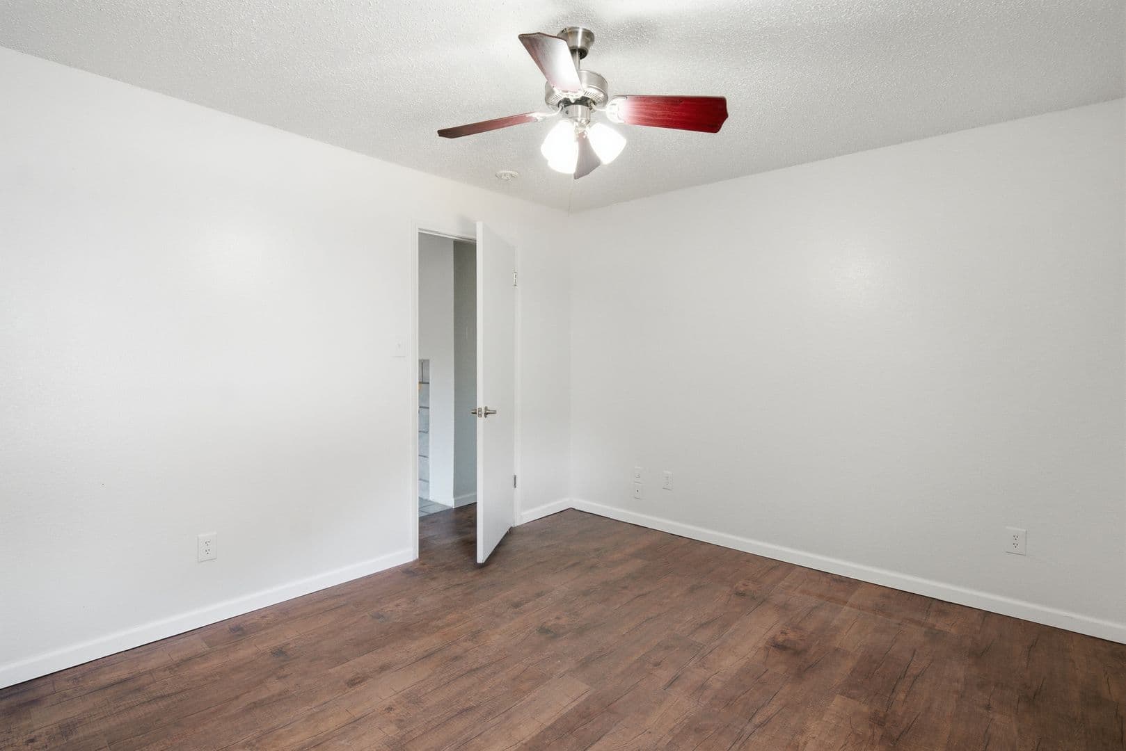 Jackson Apartment: 4901 Mc Willie Circle