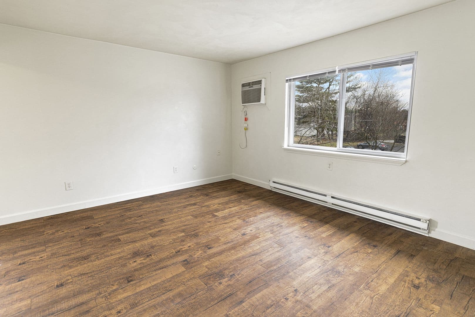 Belleville Apartment: 101 Adeline Dr.