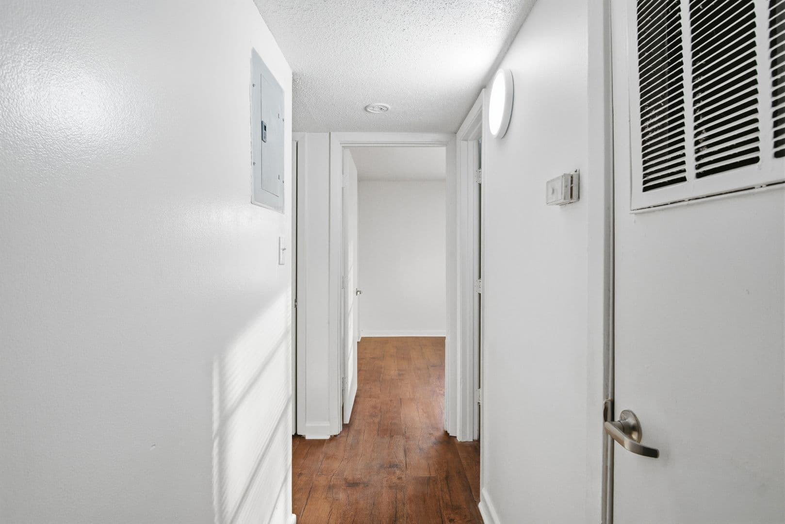Jackson Apartment: 5255 Manhattan Road