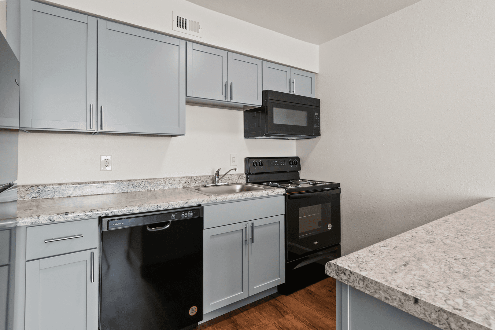 Jackson Apartment: 3875 South I-55,