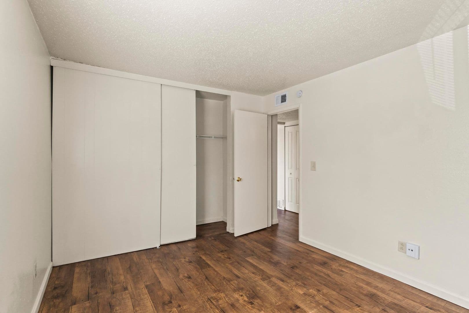 St Ann Apartment: 11120 Graben Dr, Apt D
