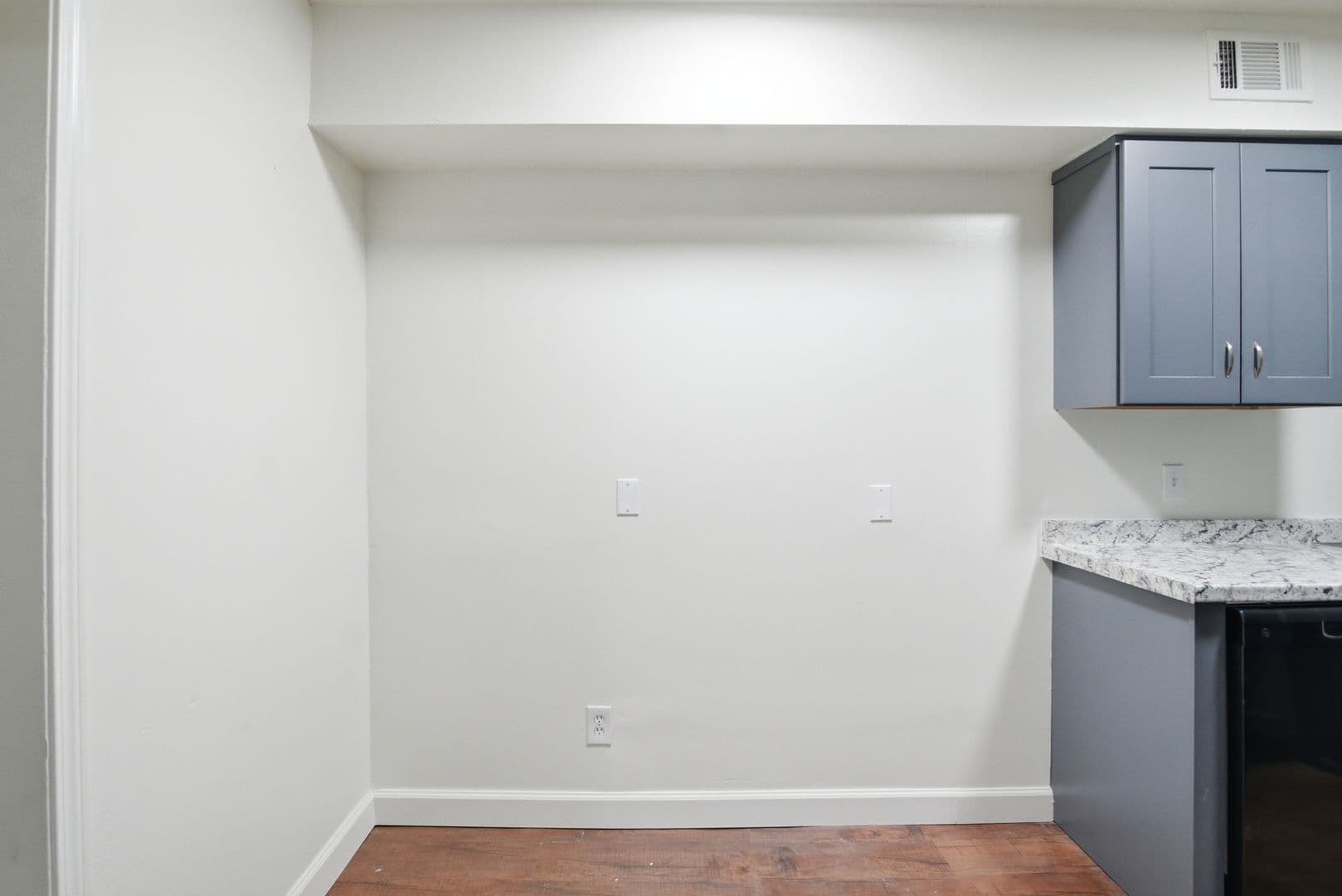 Jackson Apartment: 5255 Manhattan Road