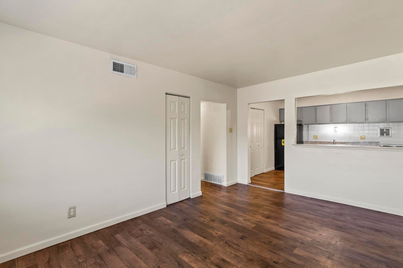 St Ann Apartment: 11120 Graben Dr Apt D