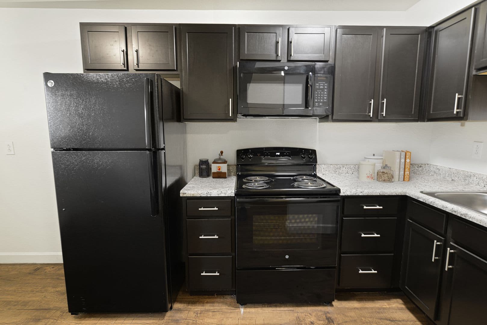 Wood River Apartment: 543 Charles Ave
