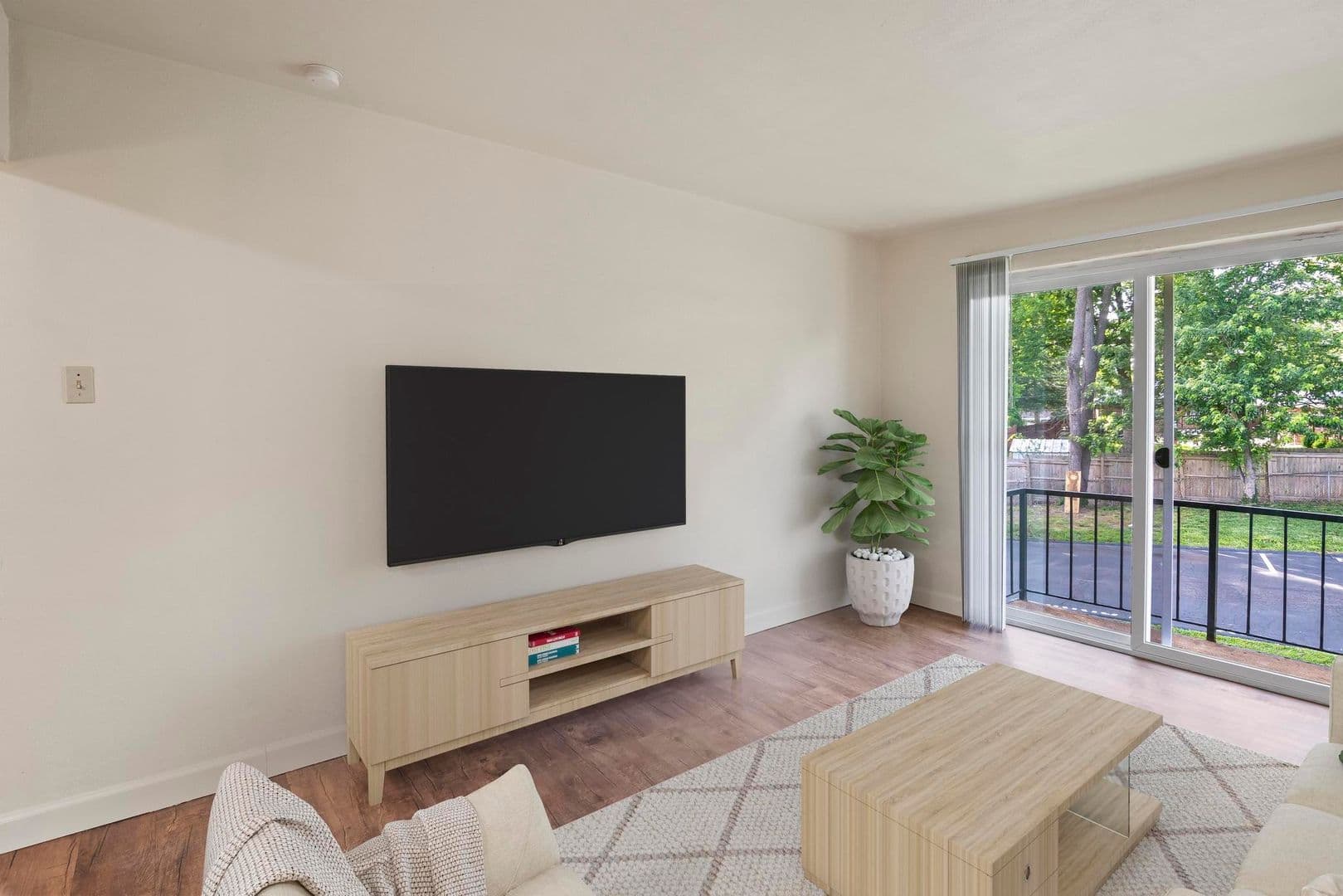 St Ann Apartment: 11120 Graben Dr Apt D