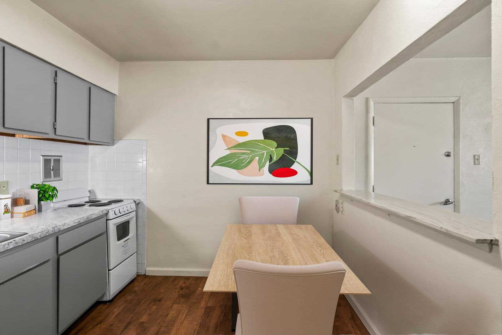 St Ann Apartment: 11120 Graben Dr Apt D