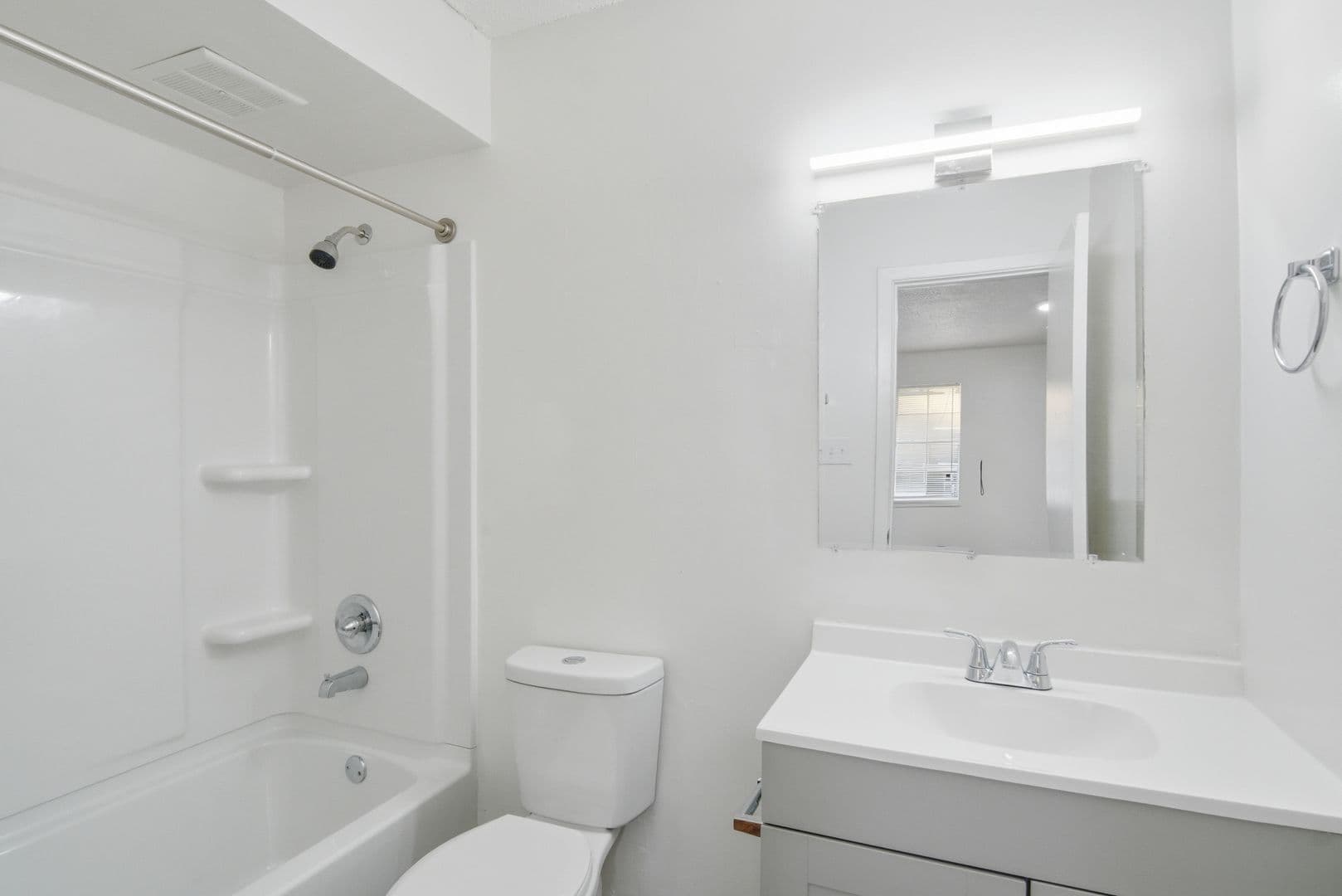 Jackson Apartment: 5255 Manhattan Road