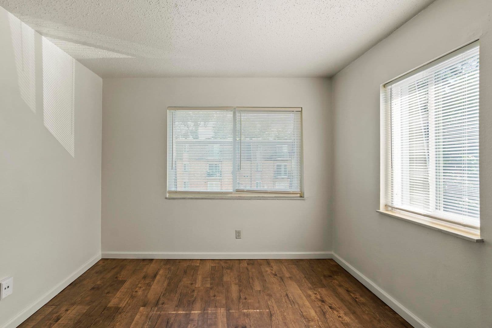 St Ann Apartment: 11120 Graben Dr, Apt D