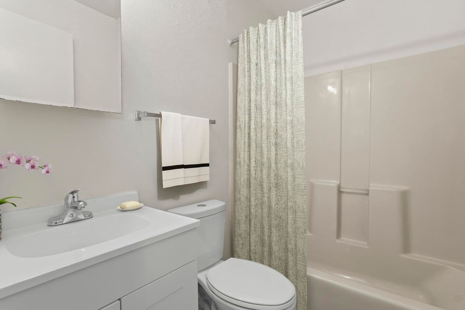 Belleville Apartment: 101 Adeline Dr.
