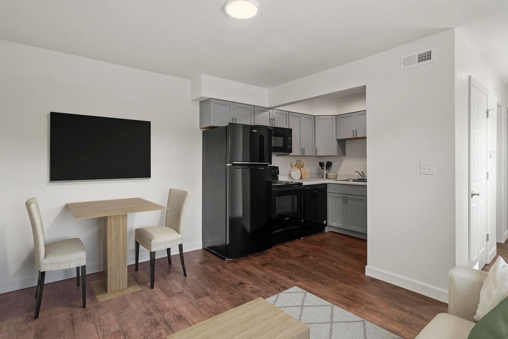Collinsville Apartment: 1003 S Morrison Ave