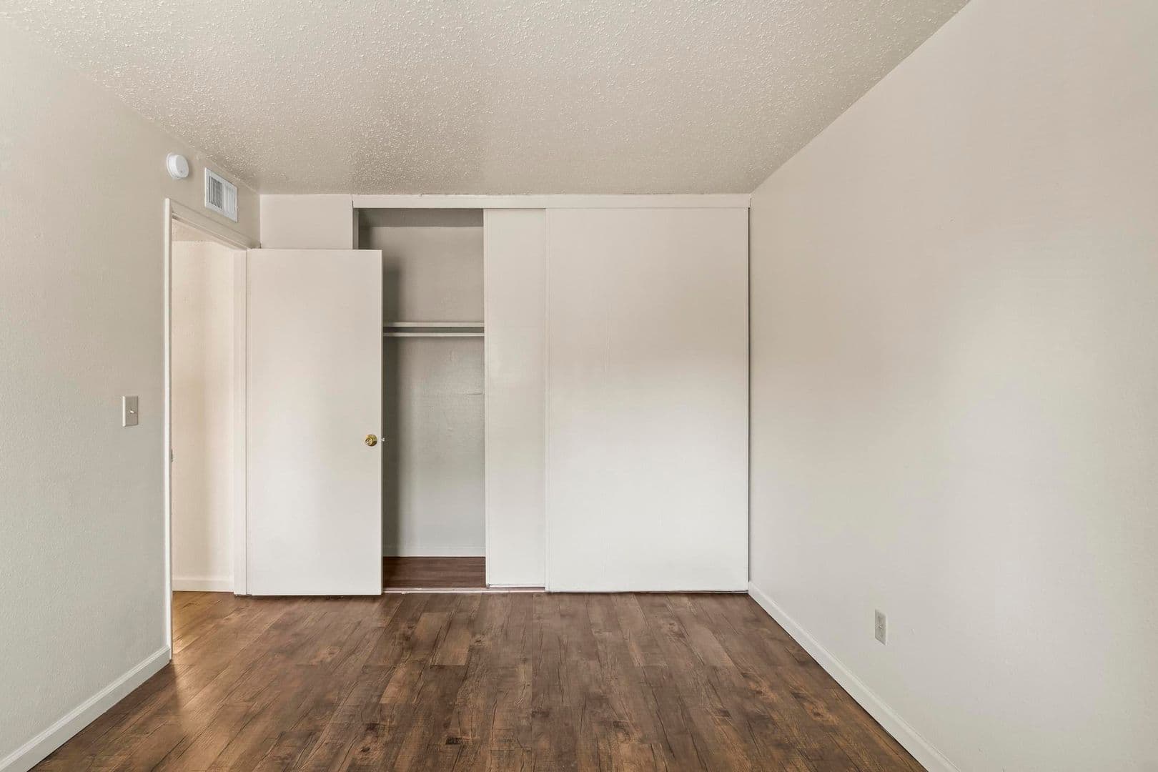 St Ann Apartment: 11120 Graben Dr, Apt D