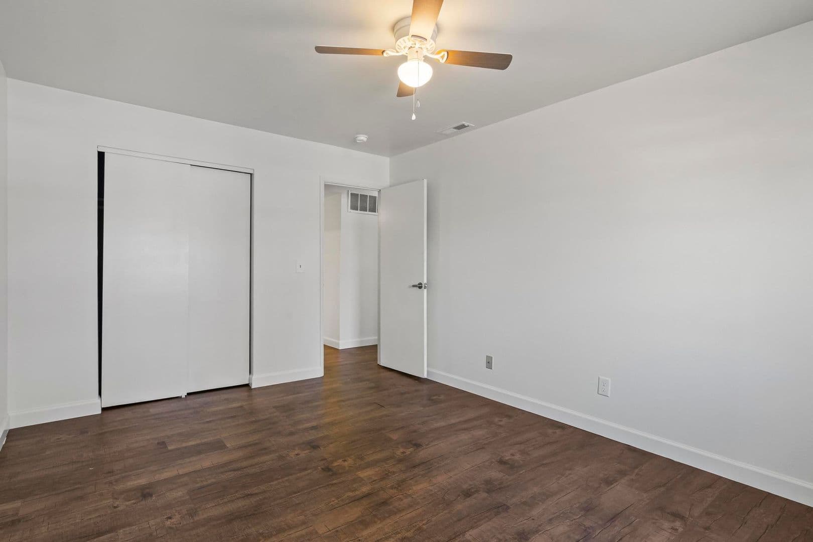 Granite City Apartment: 4078-01 Kathy Dr