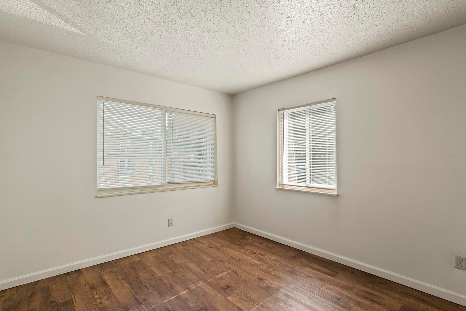 St Ann Apartment: 11120 Graben Dr, Apt D