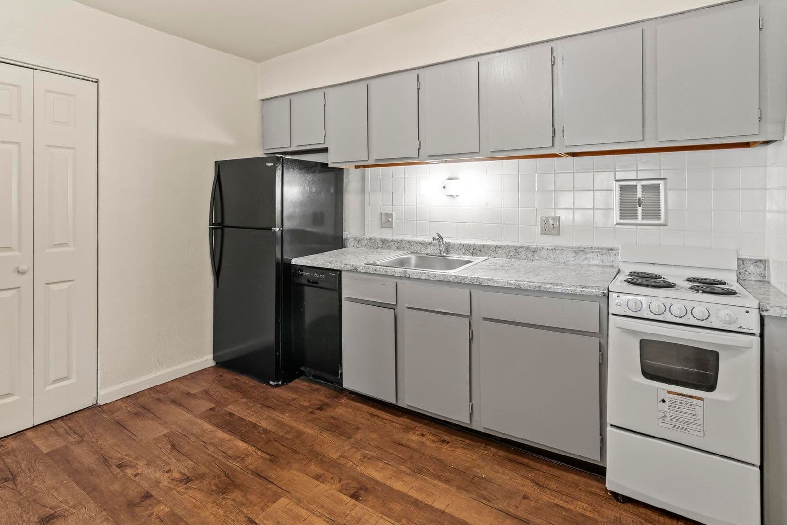St Ann Apartment: 11120 Graben Dr Apt D