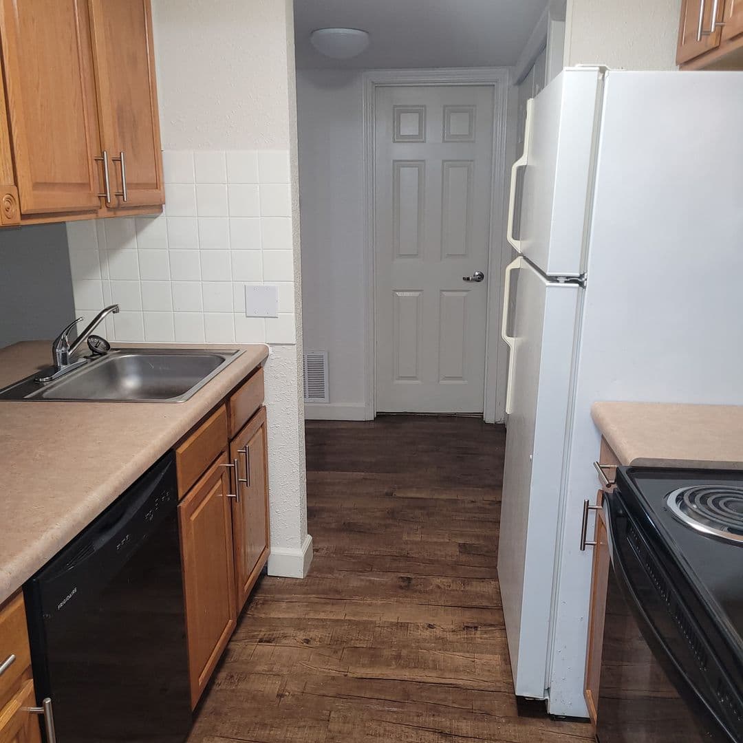 Belleville Apartment: 101 Adeline Dr.