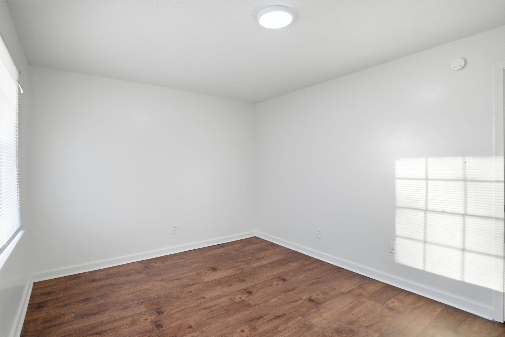 Jackson Apartment: 5255 Manhattan Road