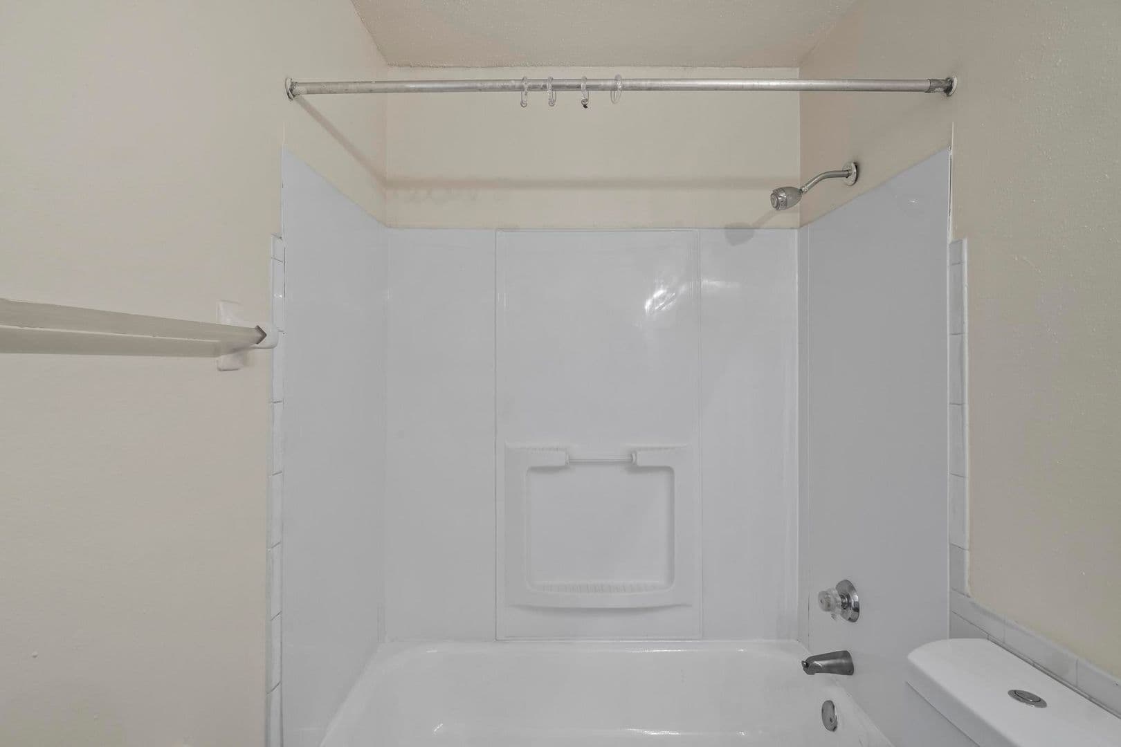 St Ann Apartment: 11120 Graben Dr, Apt D