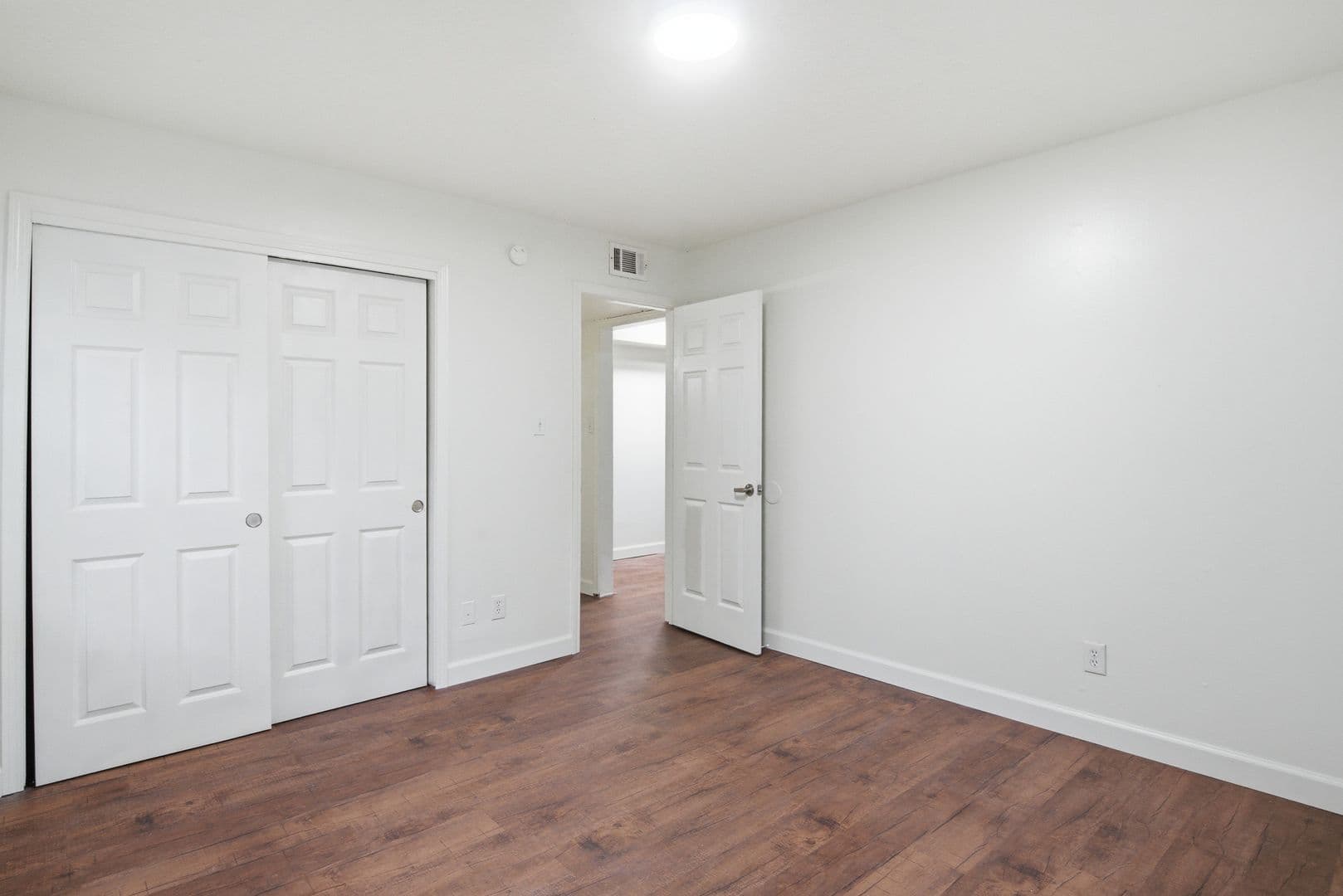 Jackson Apartment: 5255 Manhattan Road
