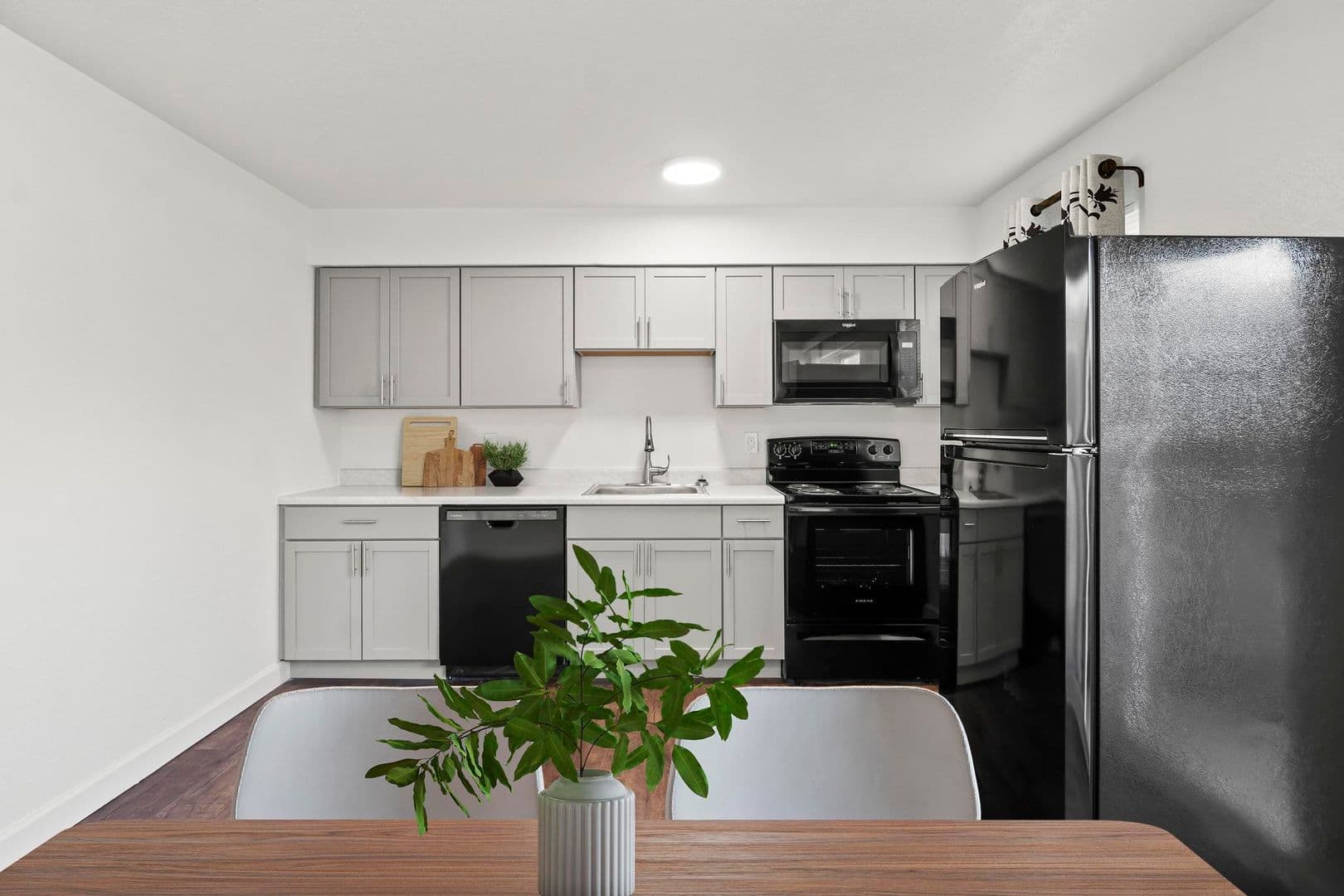 Granite City Apartment: 4078-01 Kathy Dr