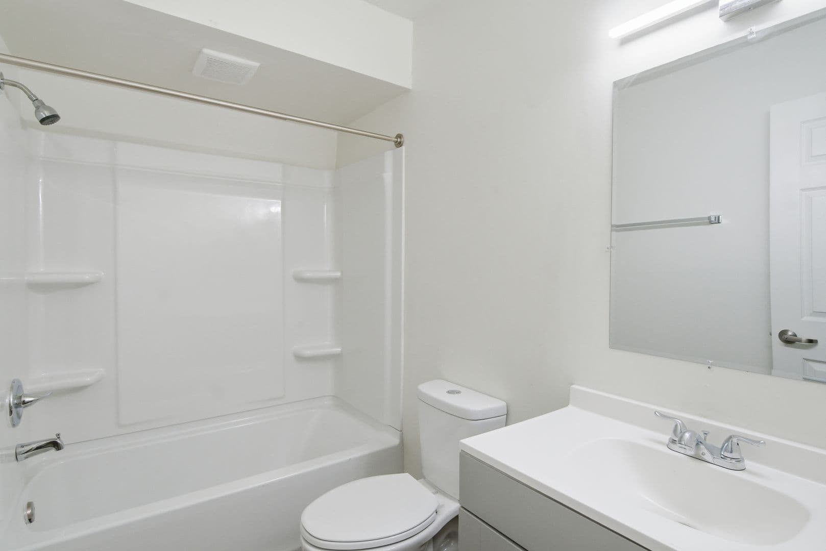 Jackson Apartment: 5255 Manhattan Road
