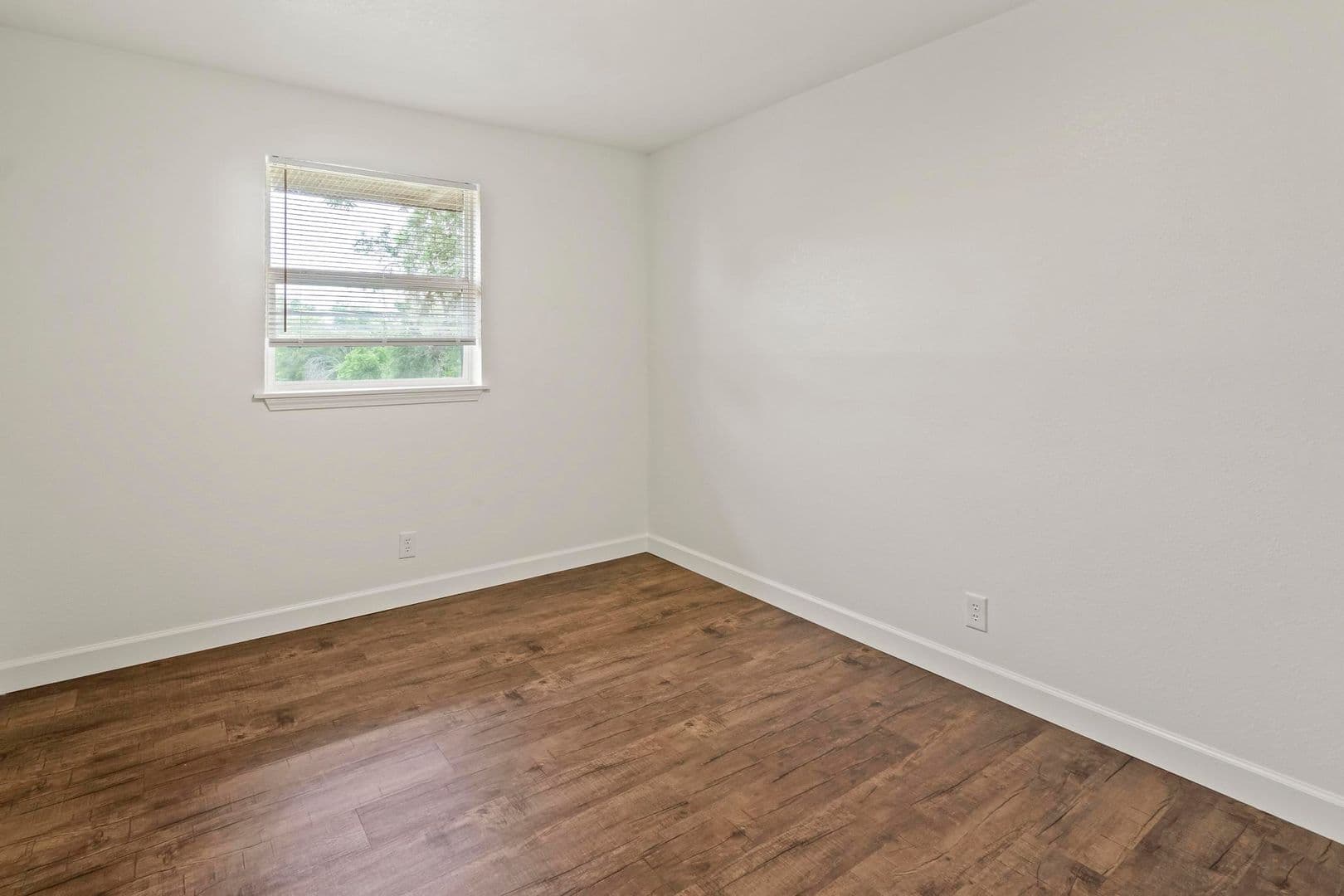Collinsville Apartment: 1003 S Morrison Ave