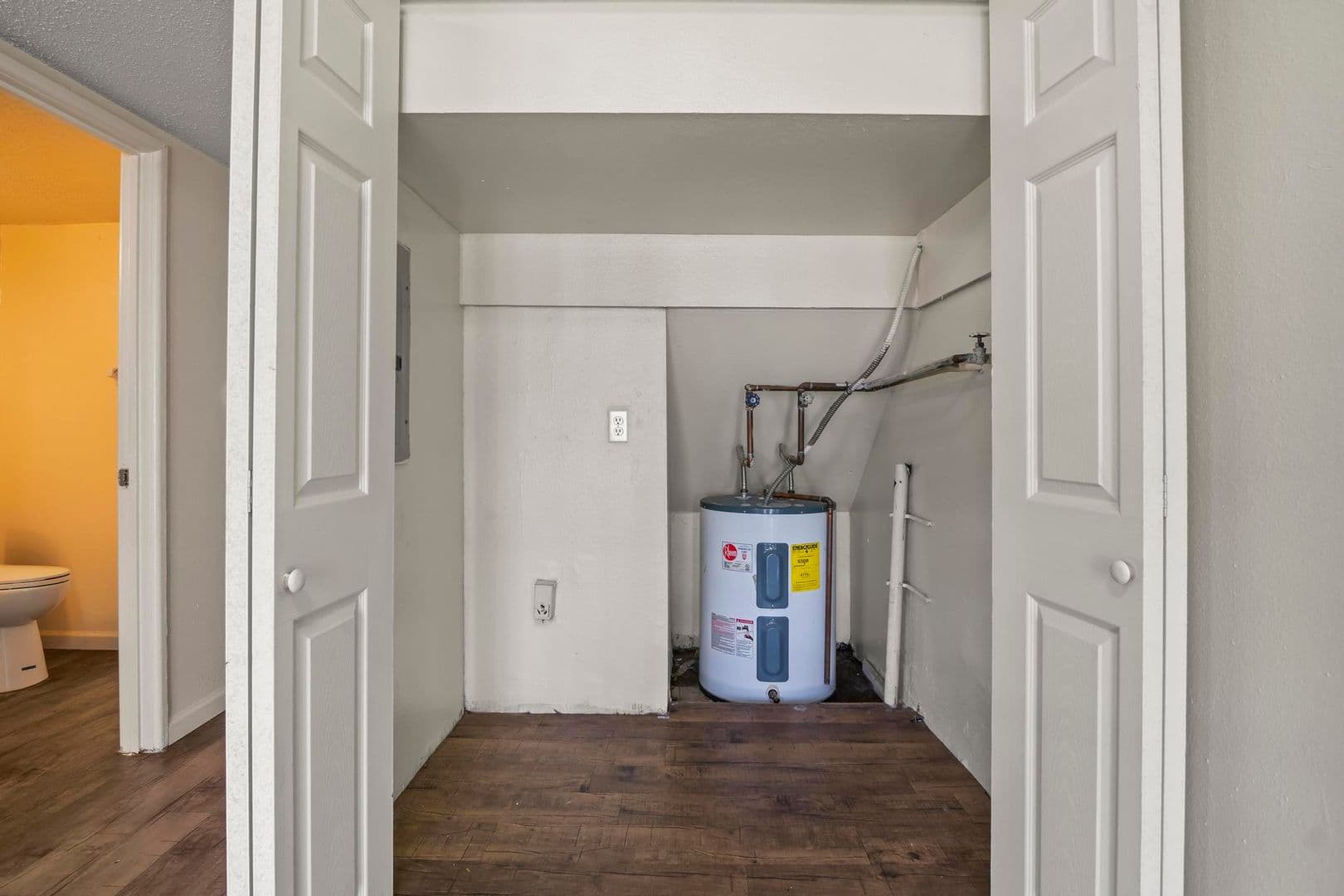 St Ann Apartment: 11120 Graben Dr, Apt D