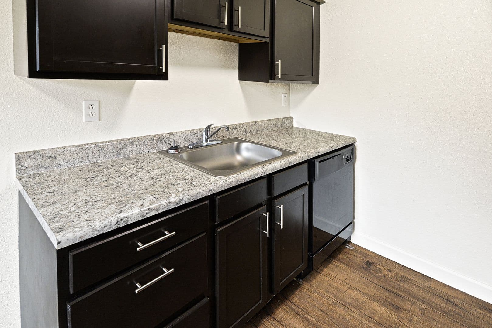 Collinsville Apartment: 1003 S Morrison Ave