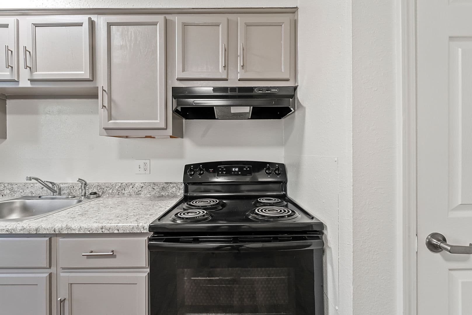 Wood River Apartment: 543 Charles Ave