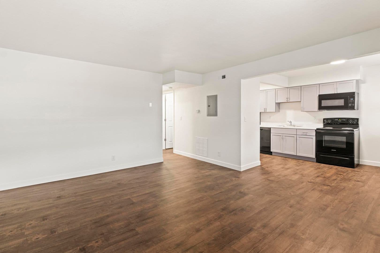 Collinsville Apartment: 1003 S Morrison Ave