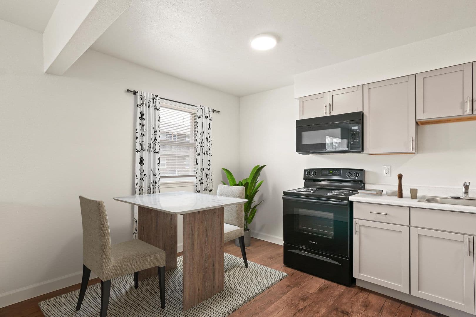 Collinsville Apartment: 1003 S Morrison Ave