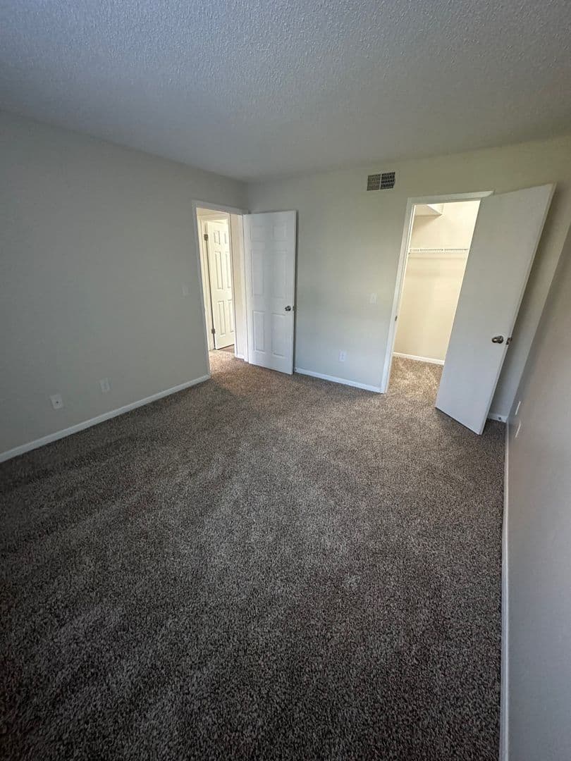 Knoxville Apartment: 7118 E Arbor Trace Lane