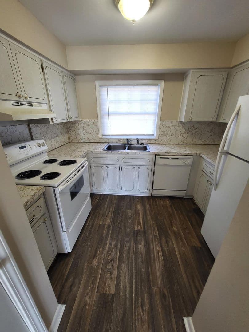 Crossville Apartment: Highland Courtyard Loop