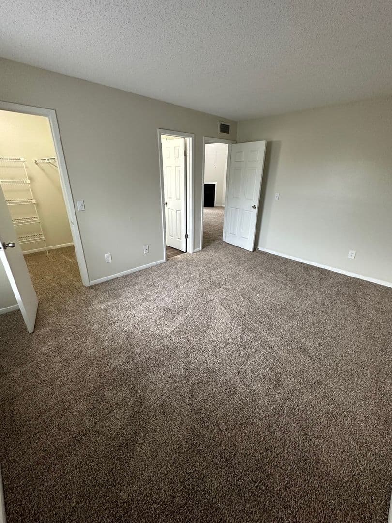 Knoxville Apartment: 7118 E Arbor Trace Lane