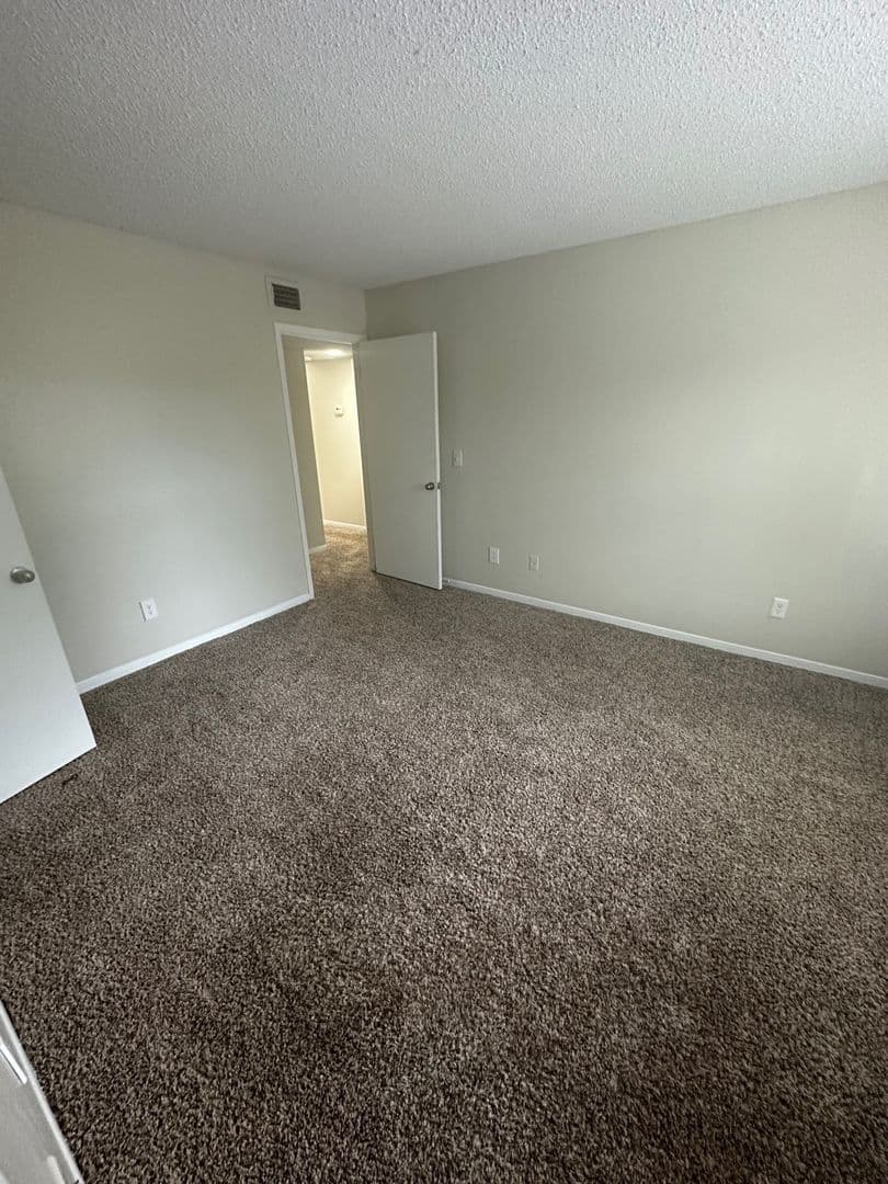 Knoxville Apartment: 7118 E Arbor Trace Lane