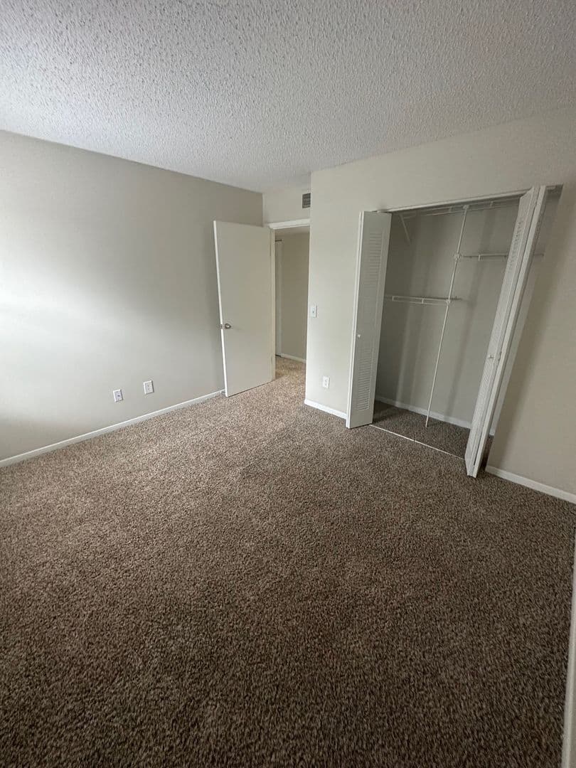 Knoxville Apartment: 7118 E Arbor Trace Lane
