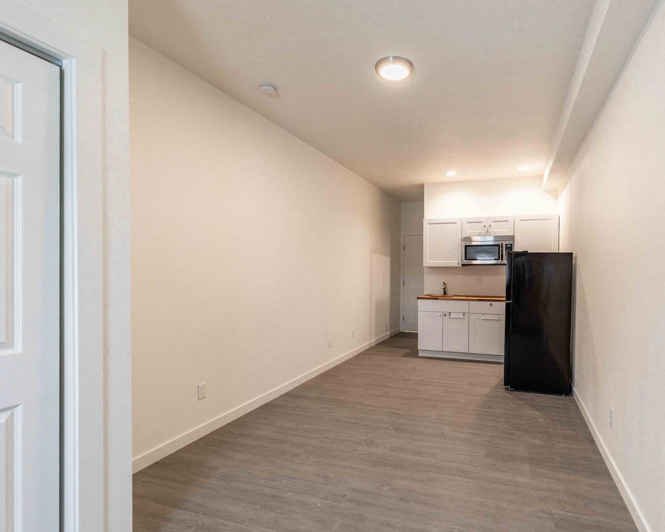 Moscow Apartment: 314 S Asbury St.