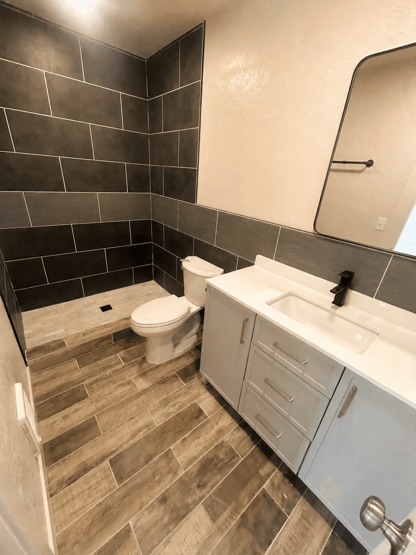 Moscow Apartment: 412 Spotswood Street