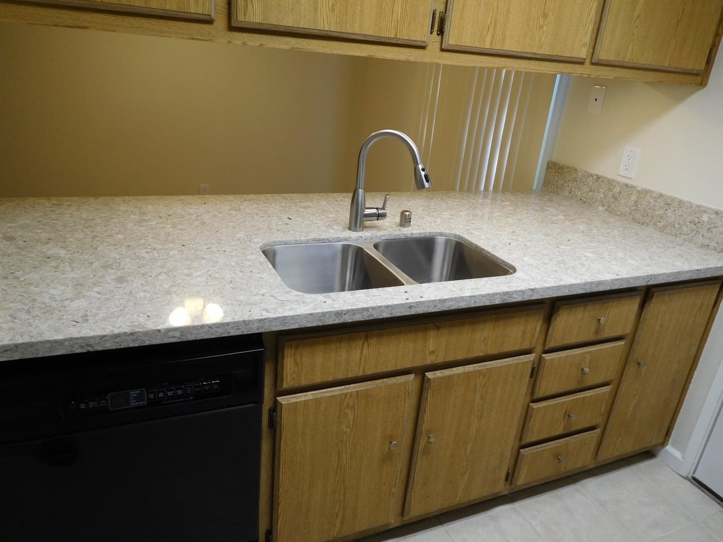 Sacramento House: 215 Roundtree Court