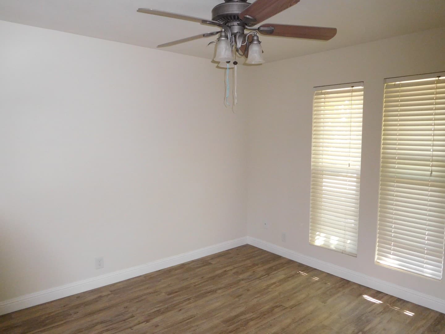 Sacramento House: 215 Roundtree Court