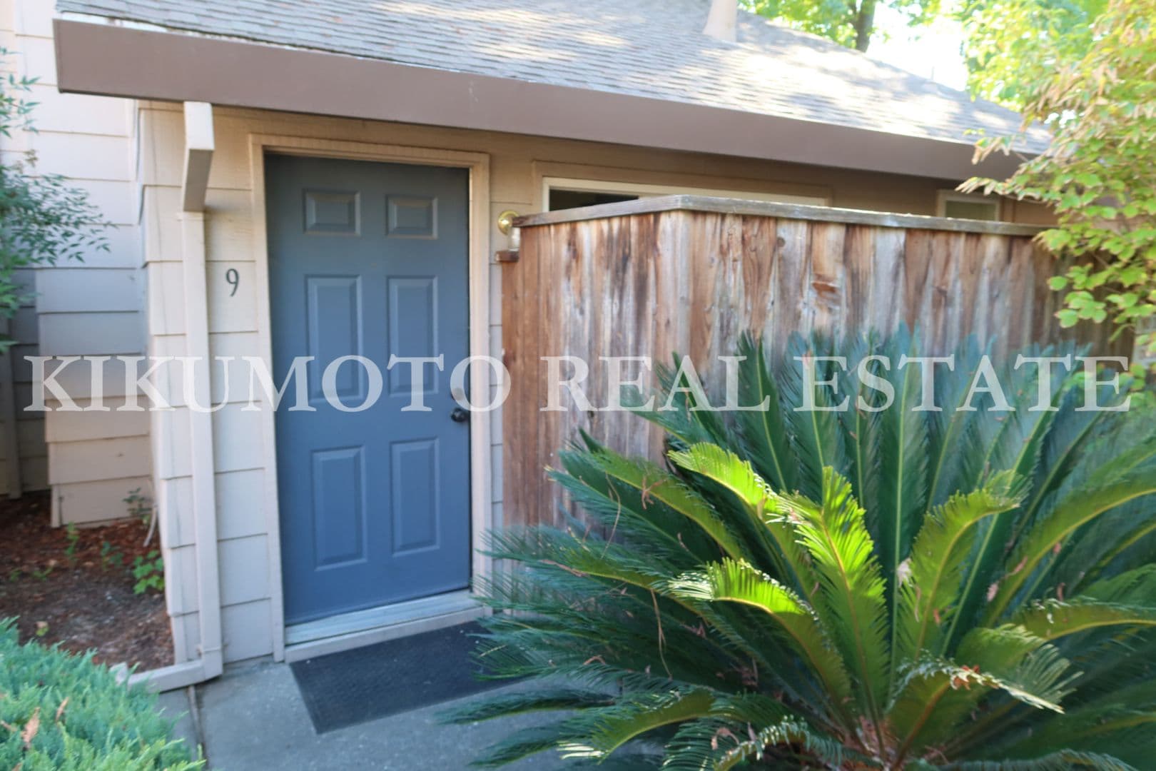 Sacramento House: 6060 Gloria Drive #9