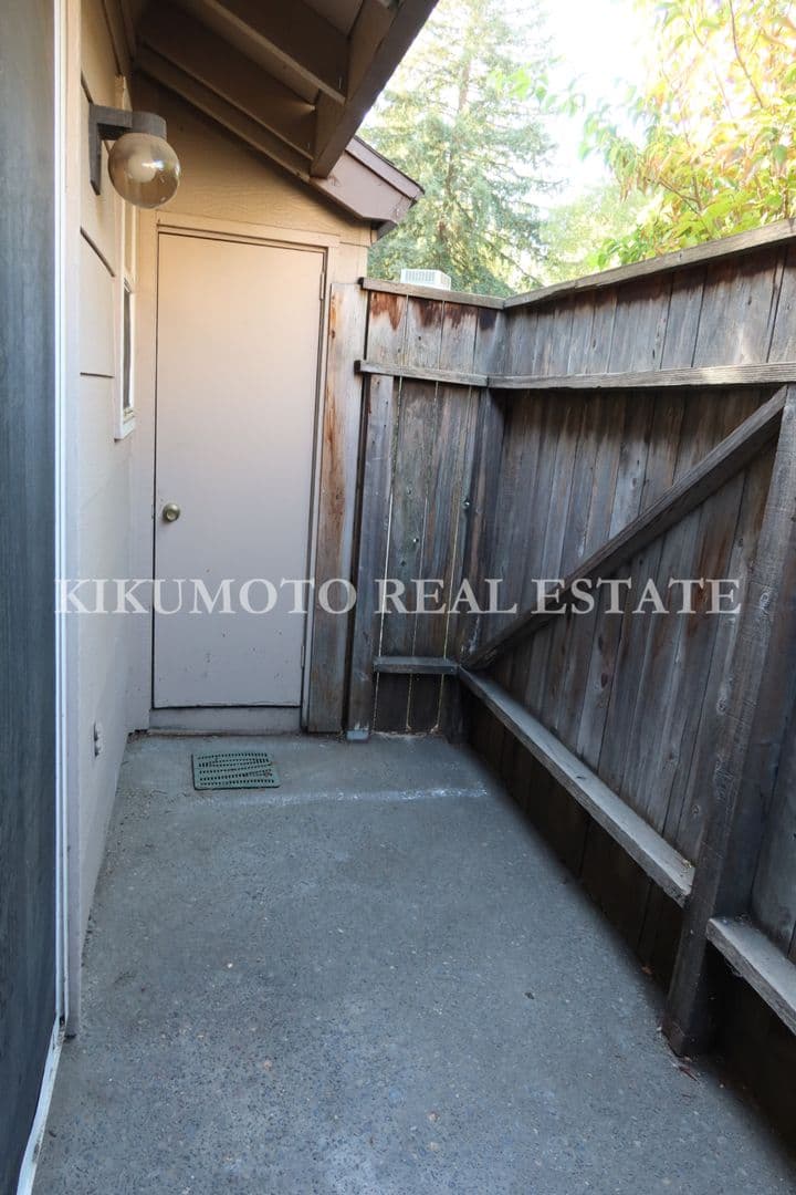 Sacramento House: 6060 Gloria Drive #9