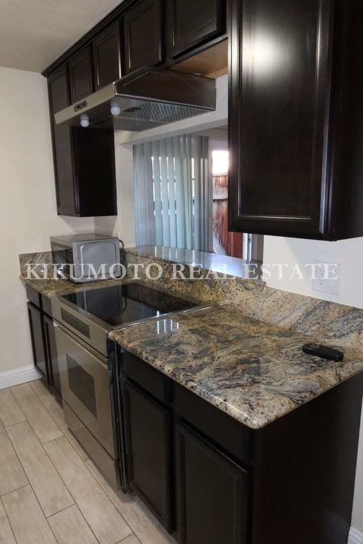 Sacramento House: 6060 Gloria Drive #9