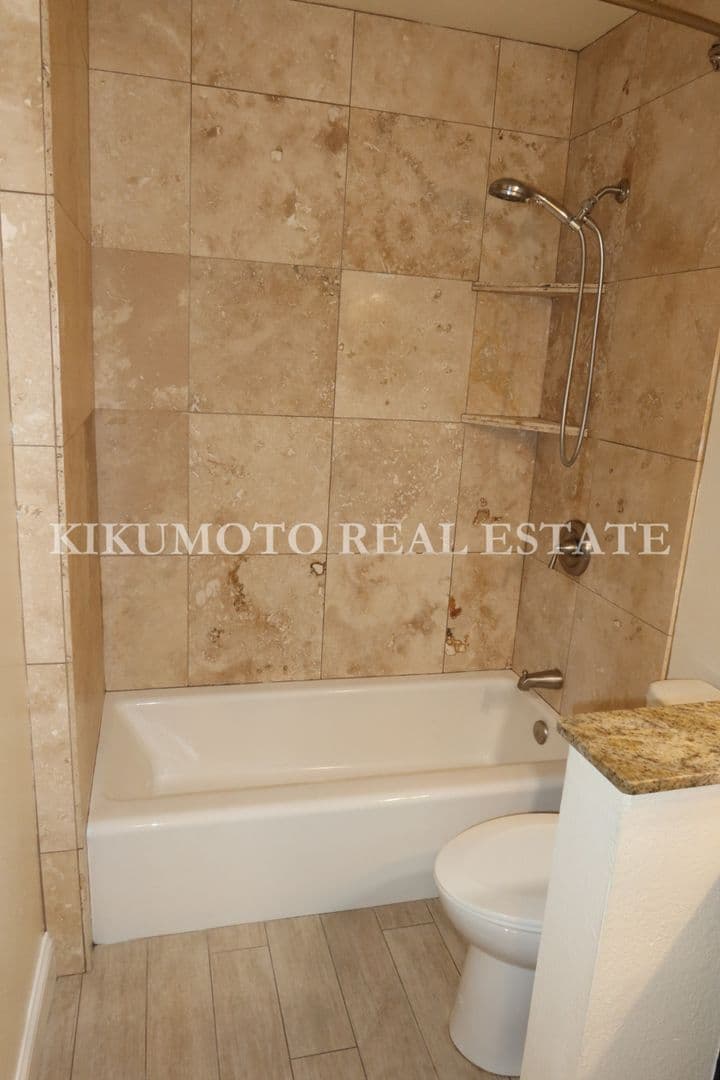 Sacramento House: 6060 Gloria Drive #9