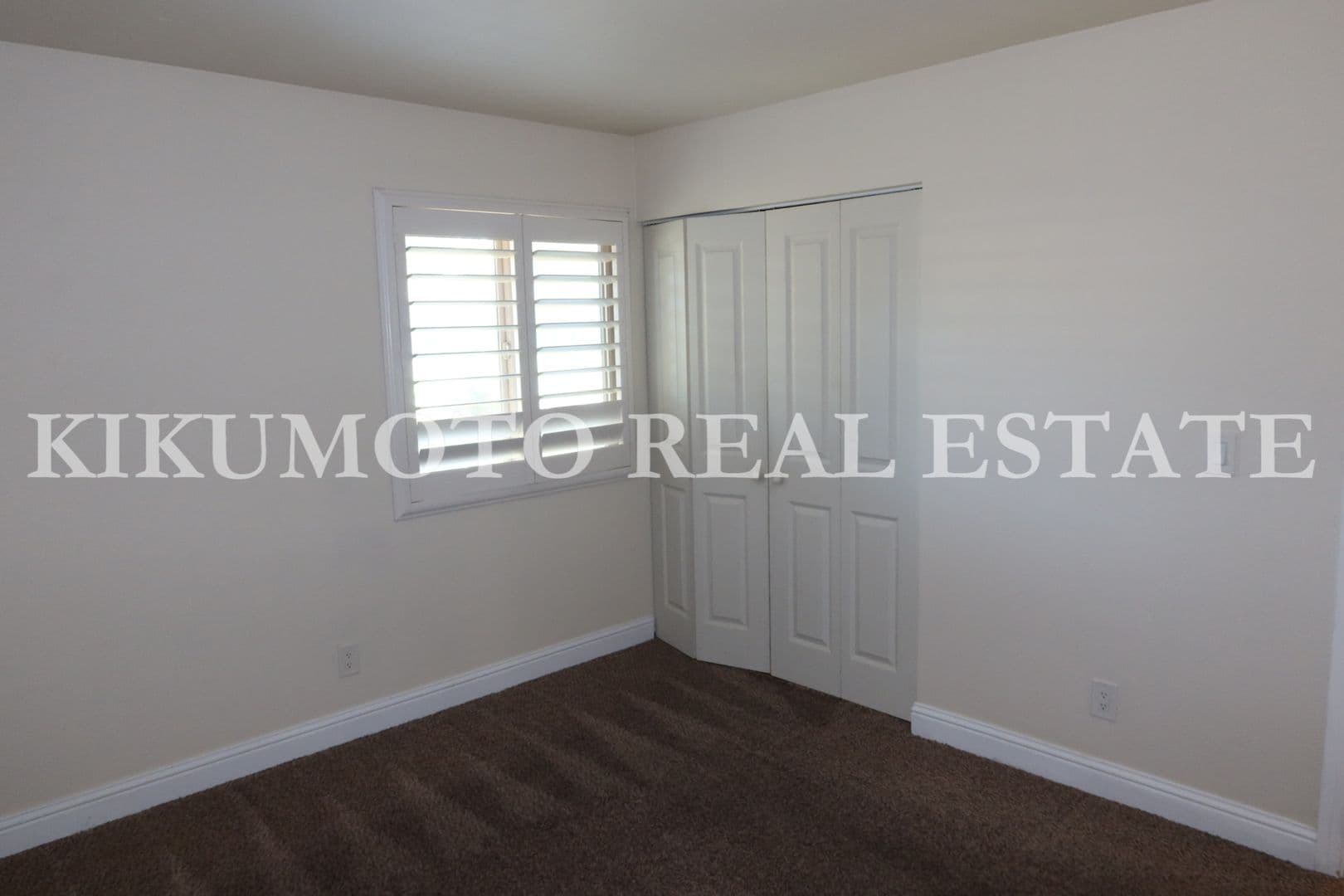 Sacramento House: 6060 Gloria Drive #9