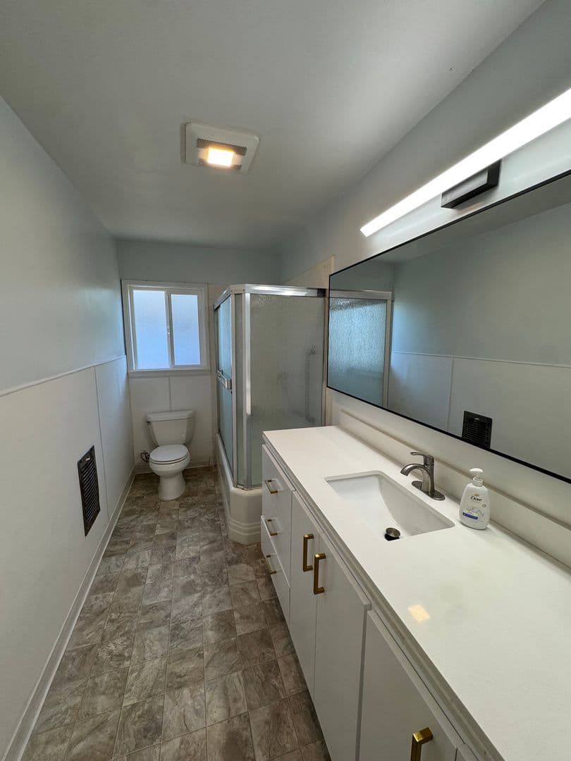 Orcutt House: 205 N 1st St