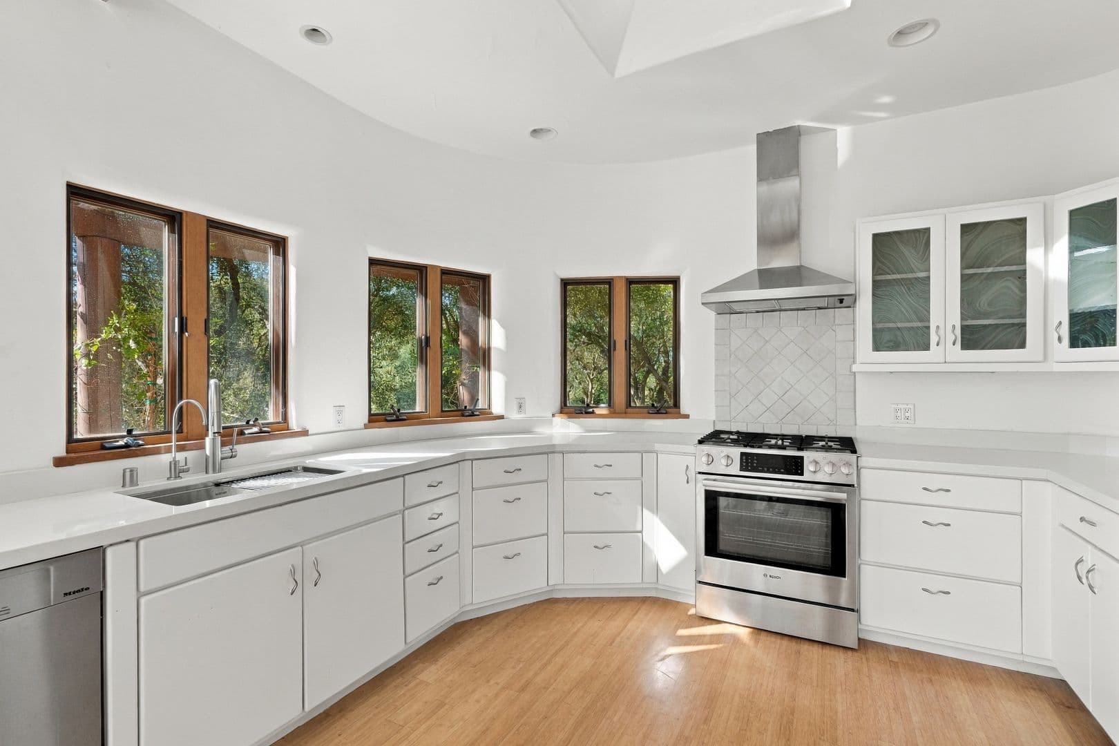 Santa Barbara House: 1480 Mission Canyon Rd