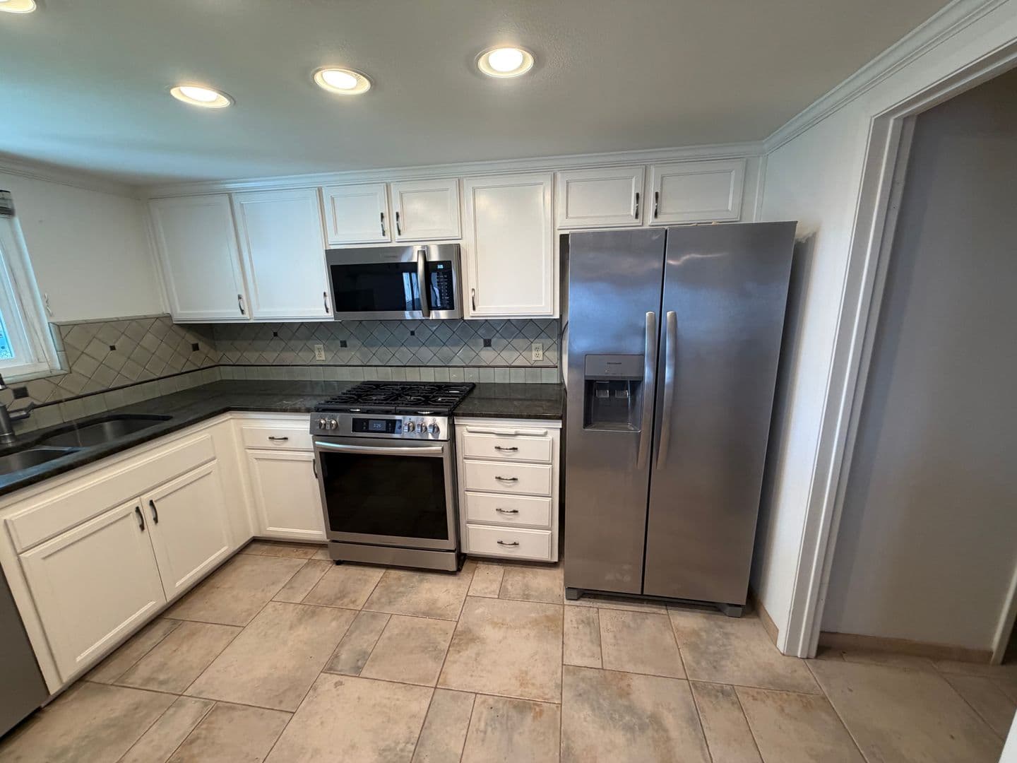 Nipomo House: 204 Ruby Ln,