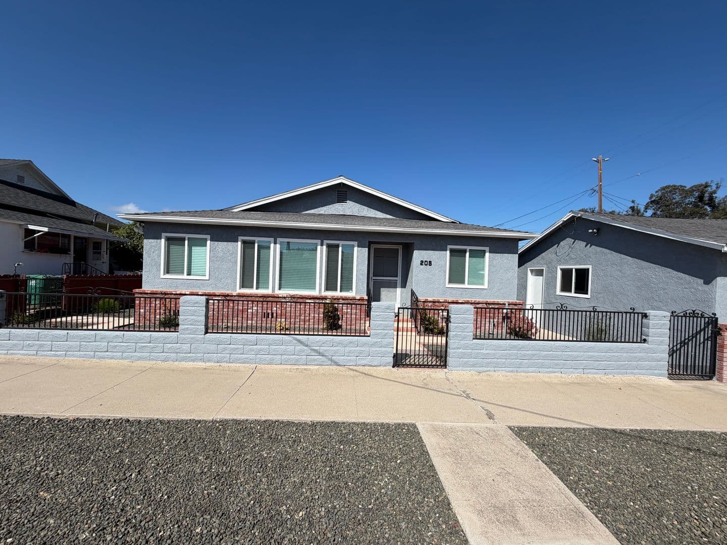 Orcutt House: 205 N 1st St
